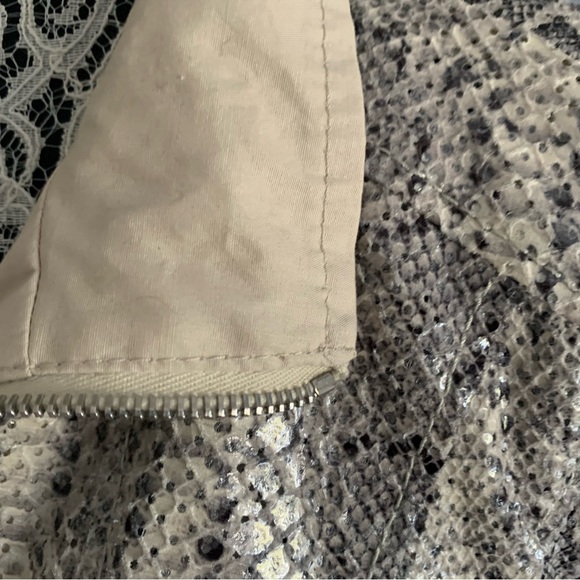 Blacky Dress Berlin Faux Snakeskin Cropped Blazer - Picture 12 of 15